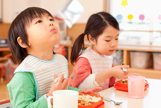 通过食品银行提供食品支持